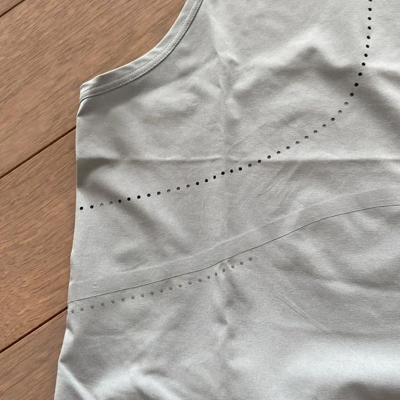 Lululemon Find Your Pace Tank
Blue Cast Reflective - Picture 9 of 9